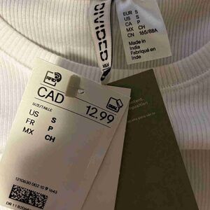 H&M Fitted Tee *NWT